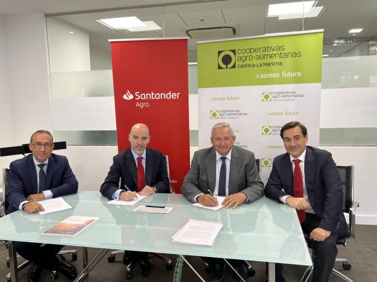 Cooperativas Agro-alimentarias y Santander renuevan su acuerdo de colaboración