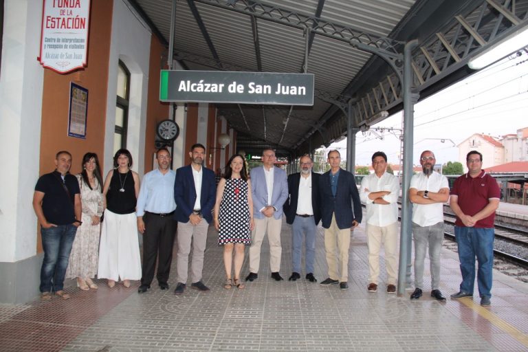 La Fonda de la Estación muestra el pasado ferroviario y cervantino de Alcázar de San Juan