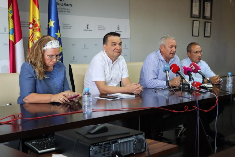 La Junta dedicará 26 millones de euros durante los próximos cinco años para proteger el viñedo en vaso y de secano