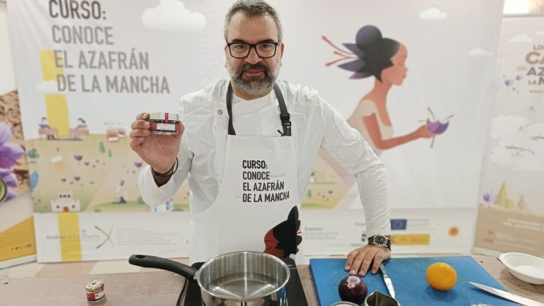 El cocinero y profesor Quique Cerro nuevo embajador de la DOP Azafrán de La Mancha