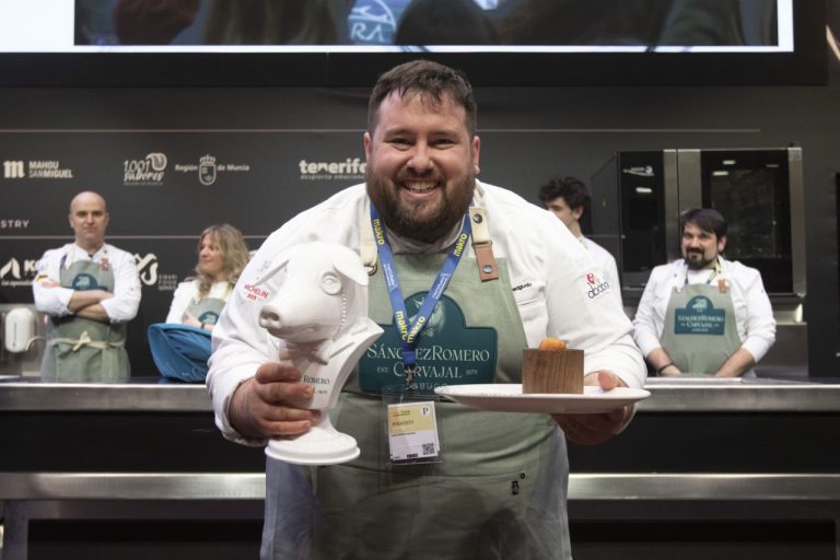 El chef albaceteño Juan Monteagudo gana el concurso nacional a la mejor croqueta de jamón ibérico