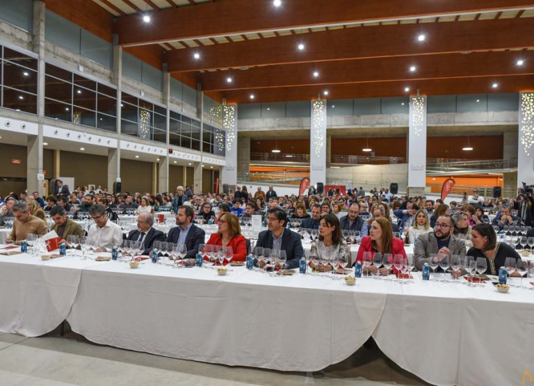 Más de 500 personas participan en la cata inicial de La Cultura del Vino
