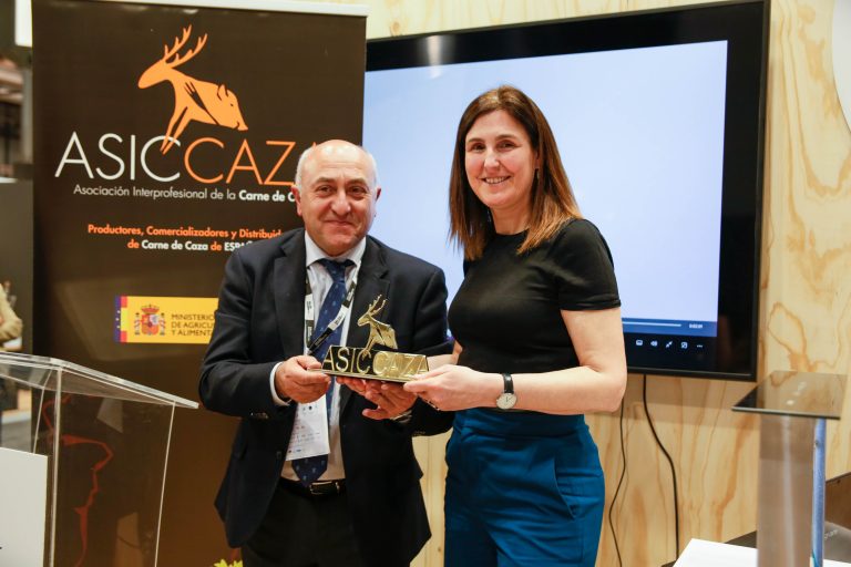 Rifles Bergara recibe el Premio Asiccaza 2023 por su apoyo y promoción a la carne de caza