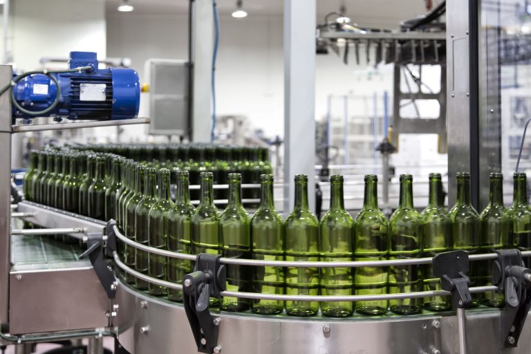 Cooperativas CLM muestran su rechazo al nuevo etiquetado del vino en Irlanda