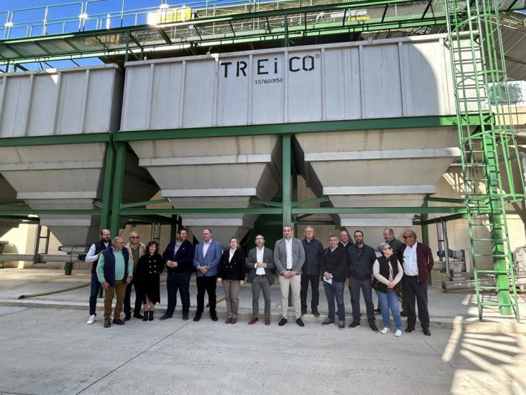 Julián Martínez Lizán inaugura las nuevas instalaciones de la Cooperativa Ontalba de Ontur