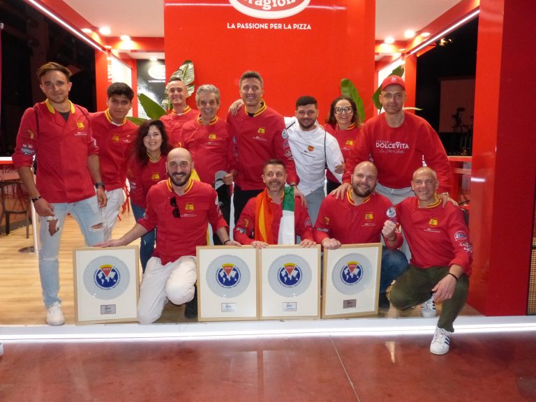 La Selección Española de Pizzeros de Jesús Marquina triunfa en el mundial de Parma