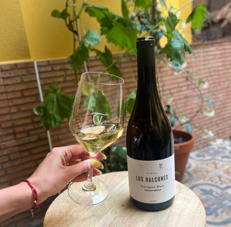 Vega Tolosa lanza al mercado su vino de dos vendimias Finca Los Halcones Sauvignon Blanc 2022