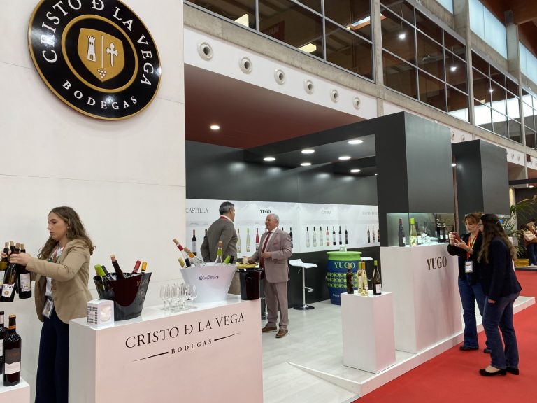 Bodegas Crisve lanza sus nuevos varietales Yugo Chardonnay y Yugo Merlot en su 70 aniversario