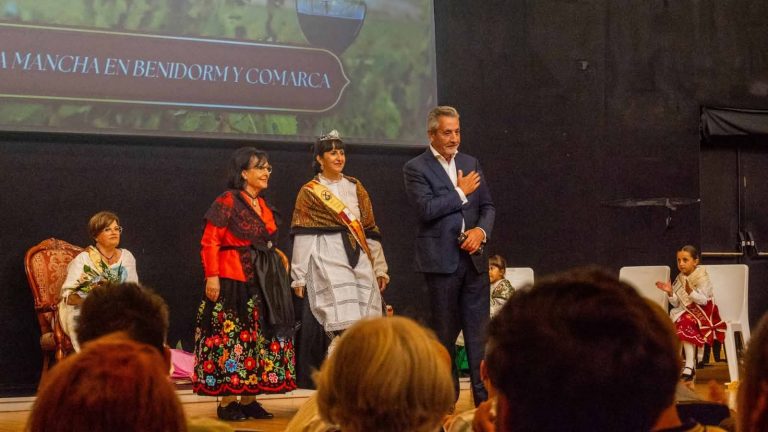El alcalde de Valdepeñas pregona el XXI Festival de la Vendimia de Benidorm