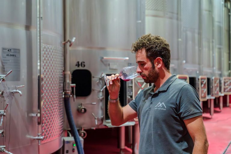 Antonio Serrano Viticultor lanza al mercado sus dos primeros vinos de la Ribera del Duero soriana