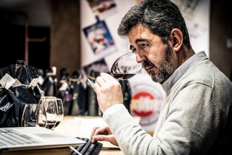 Wine Up! presenta la II Edición de los “100 Vinos Imprescindibles 2026” el próximo mes de enero