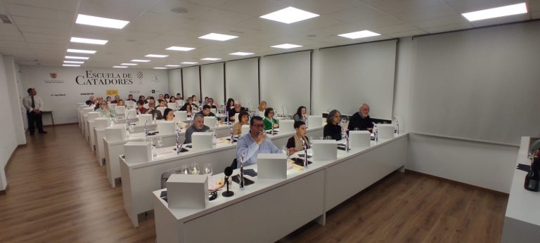 Campo de Criptana acoge una cata maridada de carácter solidario