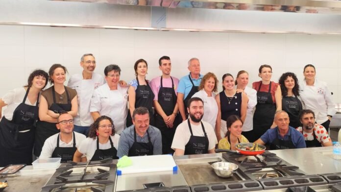 grupo de asistentes a uno de los talleres de cocina del siglo de oro en almagro