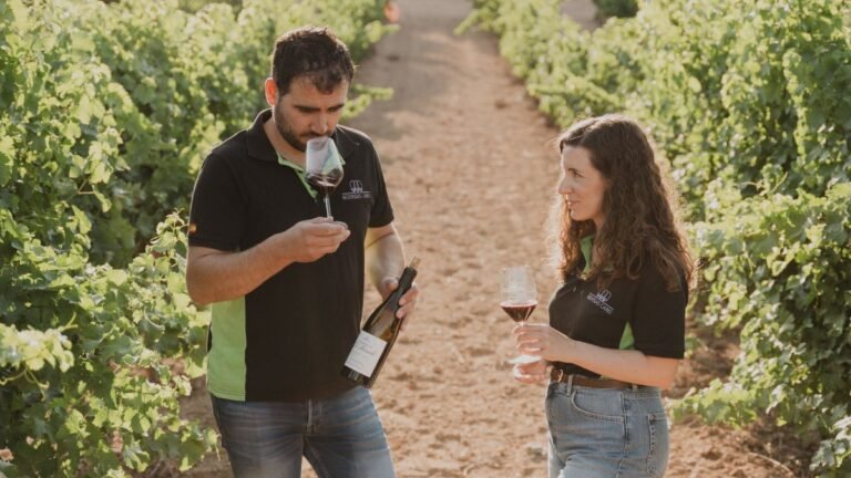 De las tinajas del abuelo a los vinos de parcela: la visión de Adolfo Cano al frente de Bodegas Cano