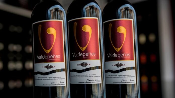 botellas de vino do valdepeñas