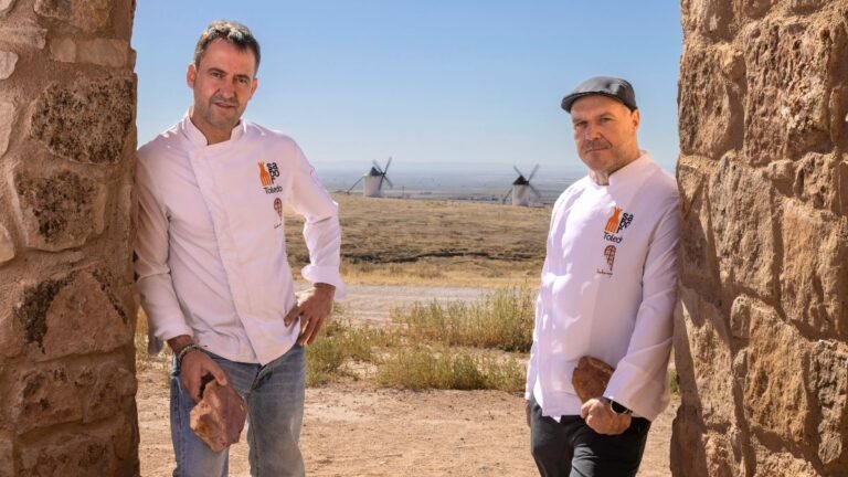 cocineros del restaurante labriego en miguel esteban, toledo